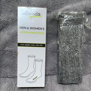NWT unisex wool hiking socks